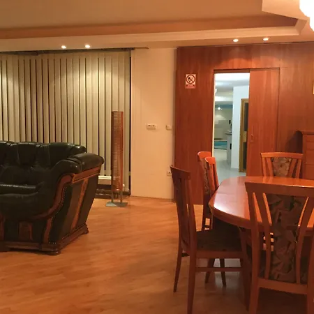 Justyna Villa *