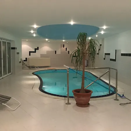 Justyna Villa *