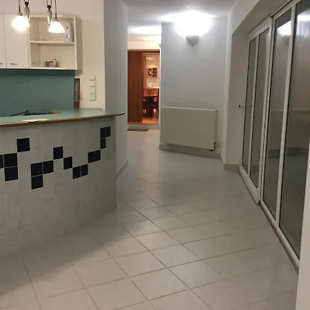 Justyna Villa *