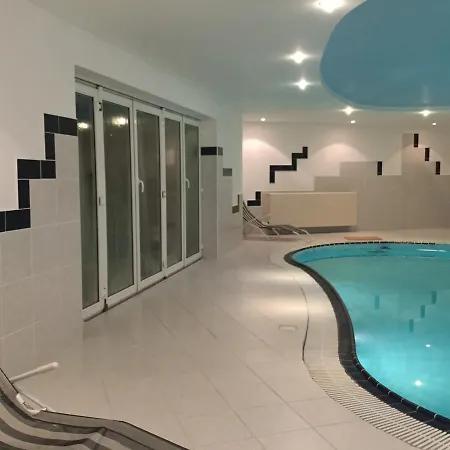 Justyna Villa *