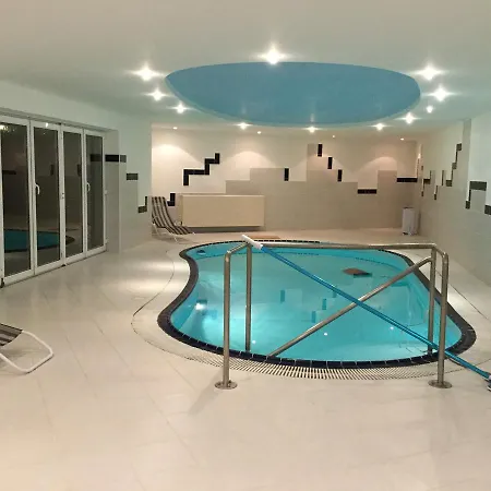 Justyna Villa *
